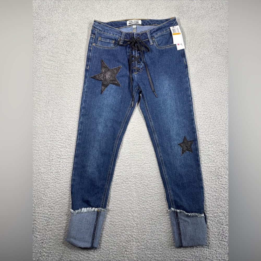 The Edit By Seventeen Size 3 Slim/Cropped Jeans Medium Wash Star Patch Pants NWT